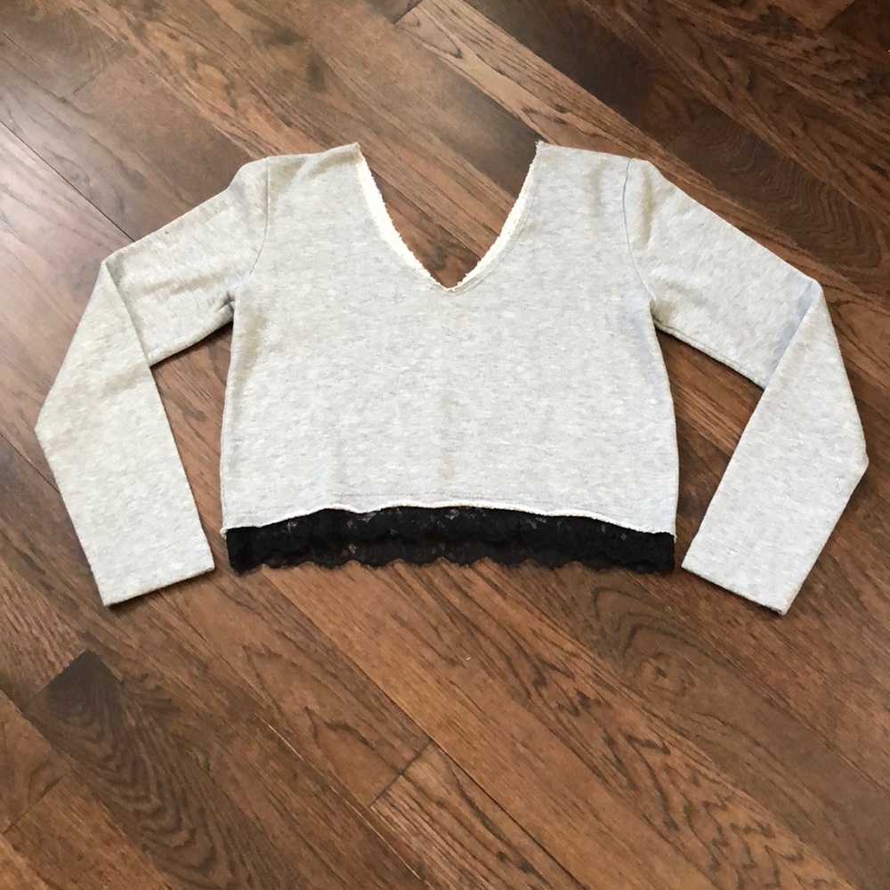 Truly Madly Deeply Light Sweatshirt w/lace hem